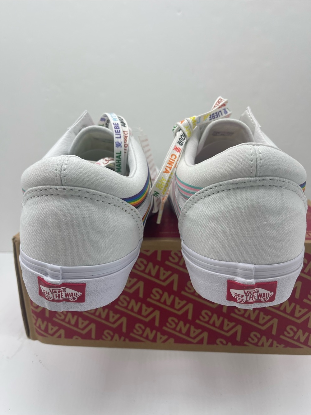 Vans Men’s 12 Old Skool (Pride) White/True White
VN0A5KRFB5U Sneakers - Picture 10 of 16